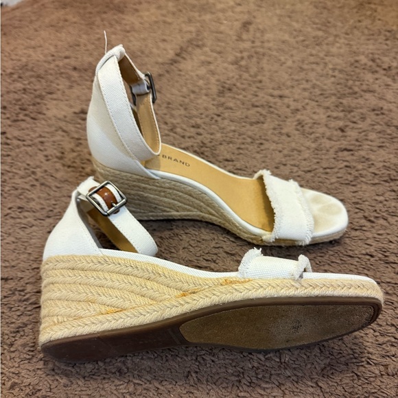 Lucky Brand Shoes - Lucky Brand Menika 2 White Wedge Espadrille Shoe Open Toe 3” Heel Canvas 9.5